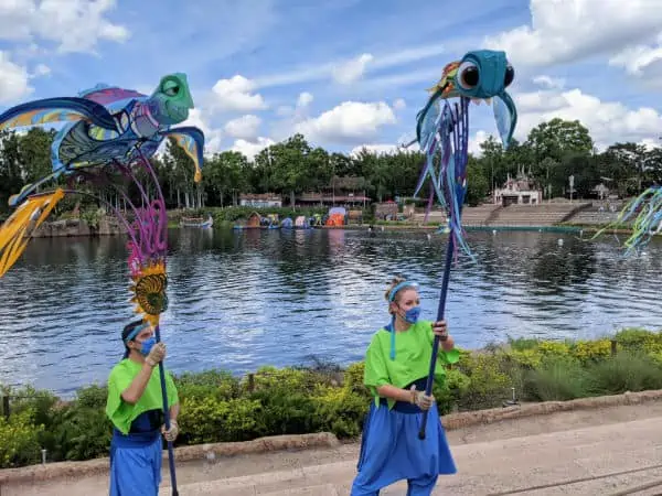 Disney KiteTails at Animal Kingdom - sea turtle kites