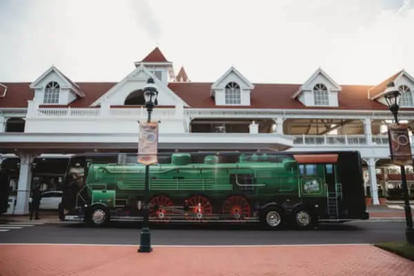 Sunshine Flyer charter bus sitting in front of Grand Floridian Resort