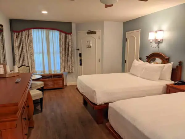 Port Orleans Resort room layout with 2 queen beds